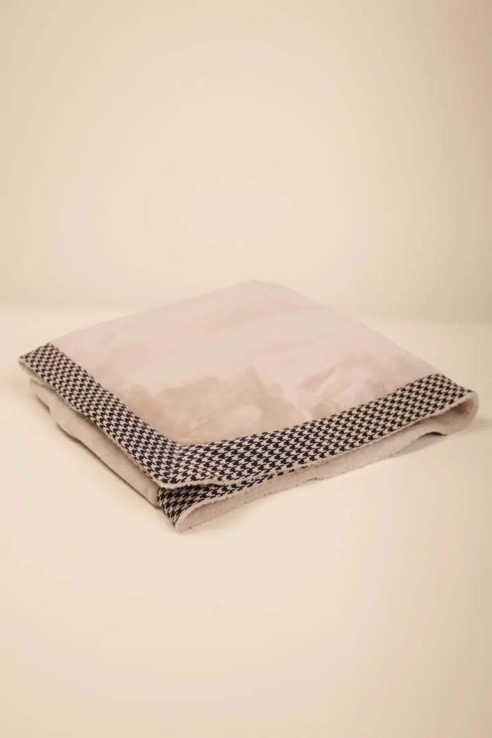 Plaid con bordo in raso. Articolo Romantic